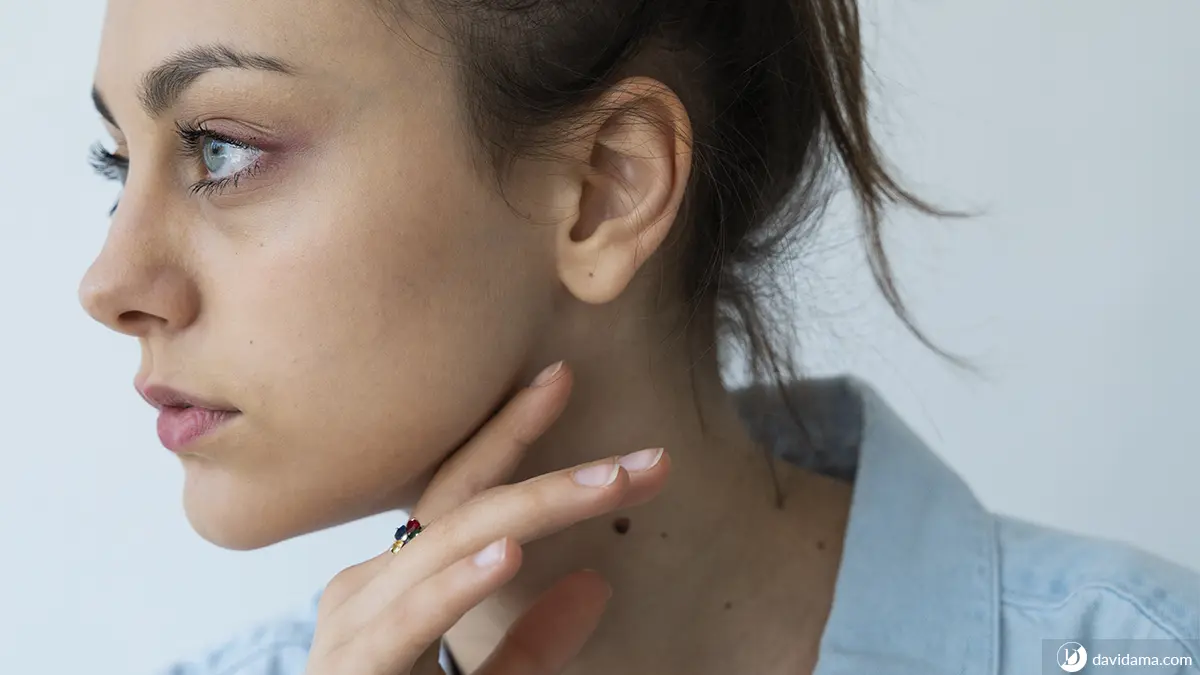 What Causes Skin Tags on the Neck?
