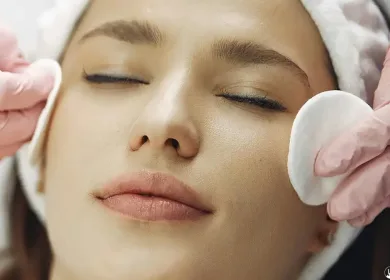 Benefits of a Deep Cleansing Facial with Extraction