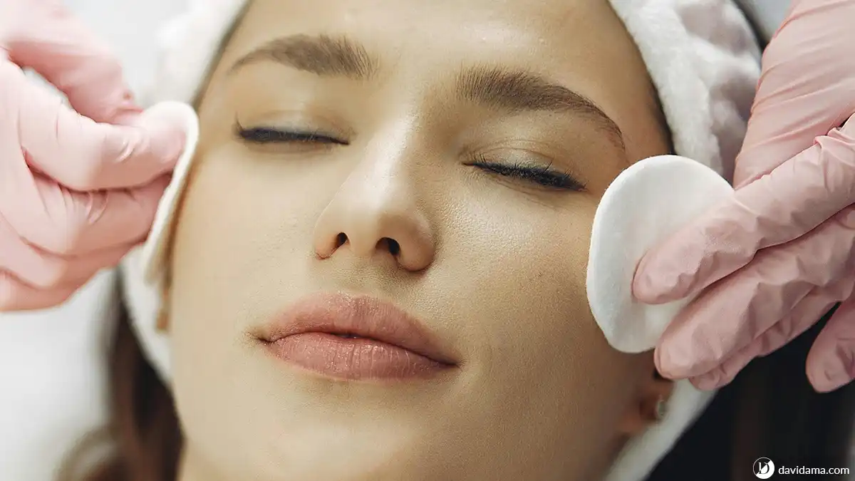 Benefits of a Deep Cleansing Facial with Extraction